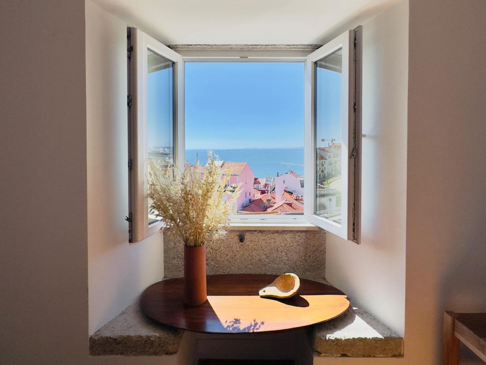Apartment Whome Exclusive In A Prime Location With River View